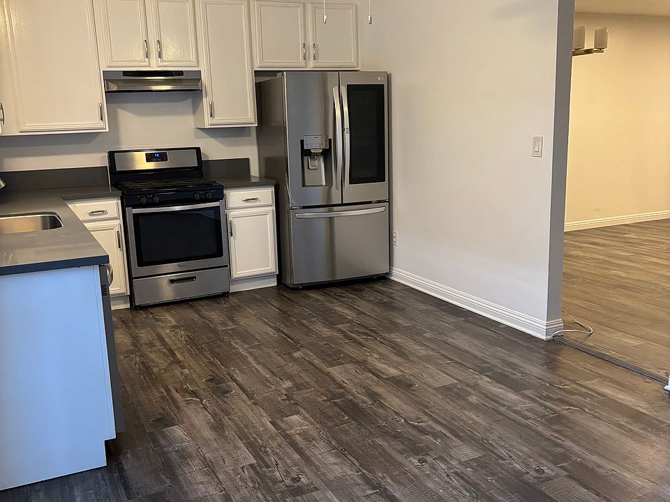 1st image of 19200 Hamlin St Unit 3