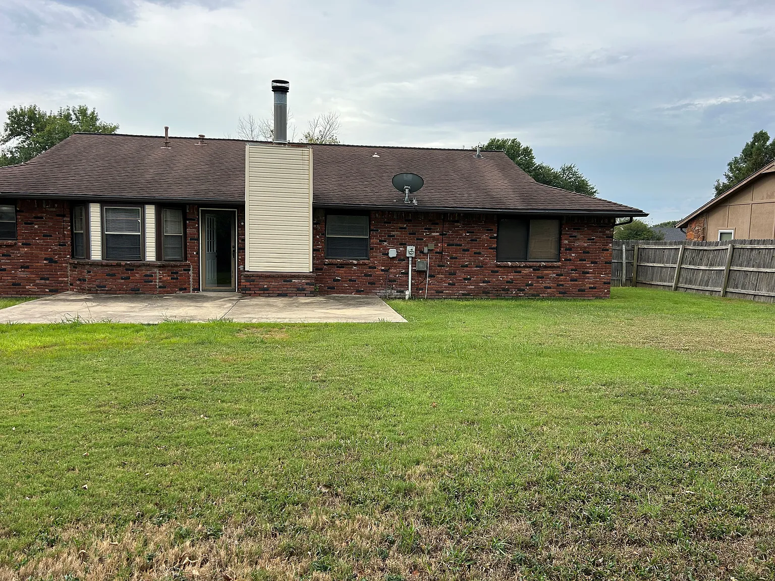 3 bed, 1425 sqft, $1,550 — Photo 2