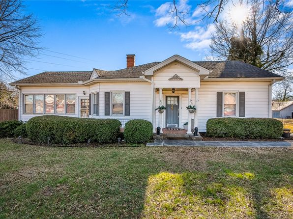 406 Anderson St, Belton, SC 29627