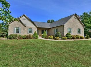 14 Fields Creek Ct, Edwardsville, IL 62025