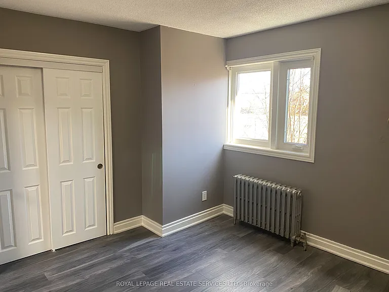3874A Bloor St W #2 — Photo 8