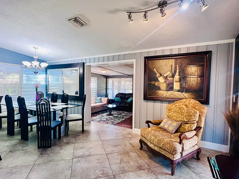 610 Ventura Ave — Photo 9