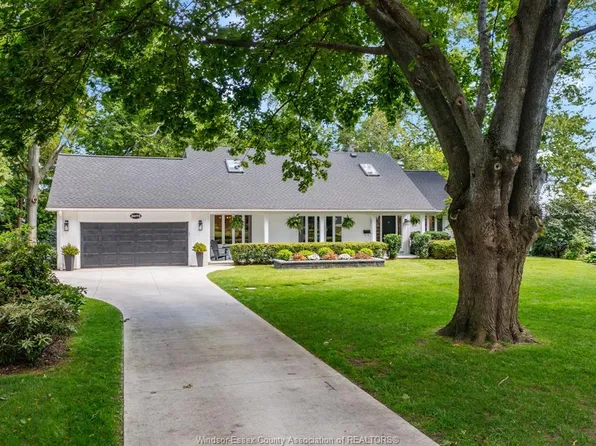 3073 Centennial Cres, Kingsville, ON N8H 4G6