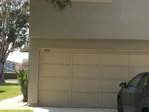 5th image of 2622 N Victoria Ave