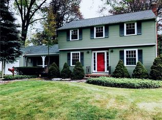 2744 Oakview Dr, Rochester, NY 14617