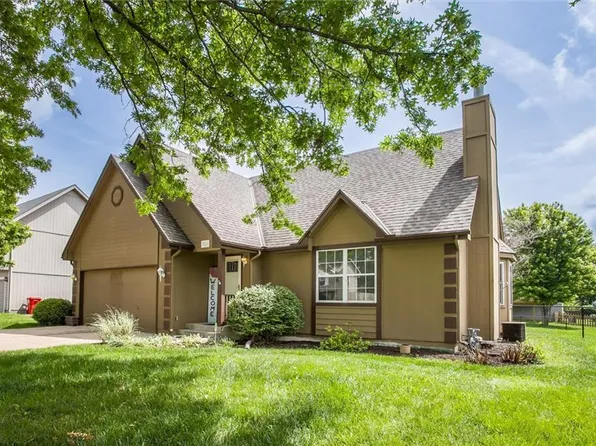 311 Park Ln, Lone Jack, MO 64070