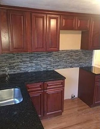 3rd image of 37 Woodland Dr