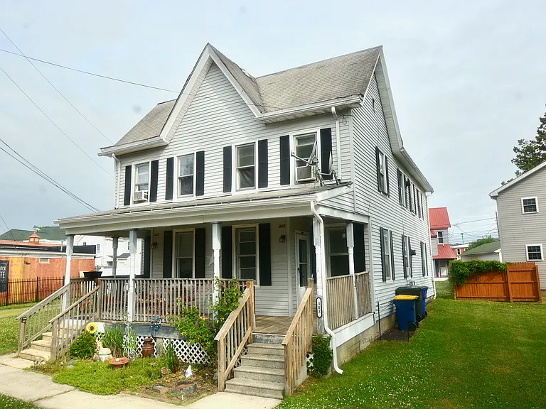 303 Smyrna Ave — Photo 2
