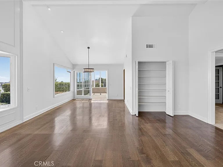 32201 Sea Island Dr — Photo 13