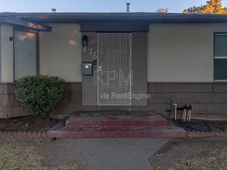 476 E Essex St — Photo 2
