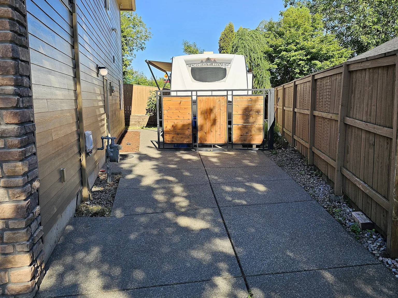 1323 SE Columbia Crest Ct — Photo 4