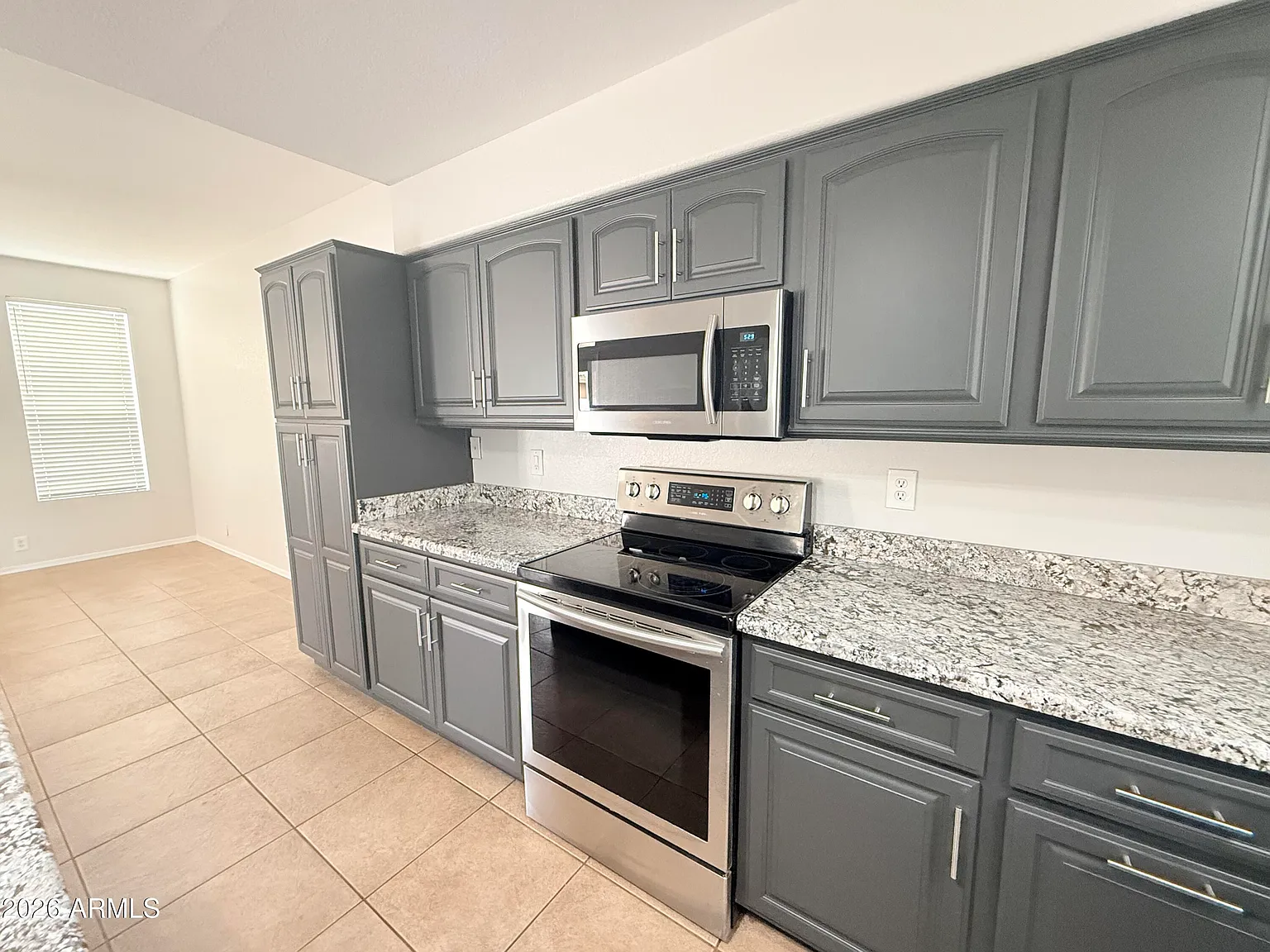 4 bed, 2.5 bath, 2100 sqft, $2,600 — Photo 4