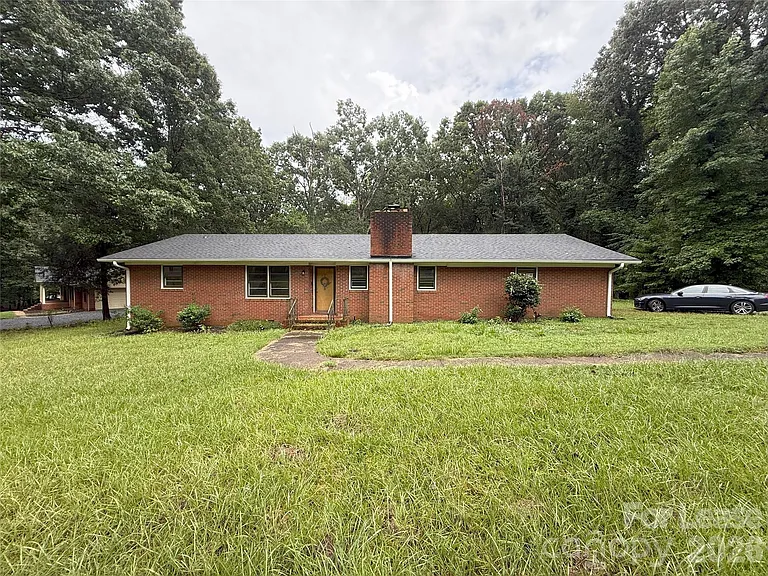 4001 Peggy Ln — Photo 1