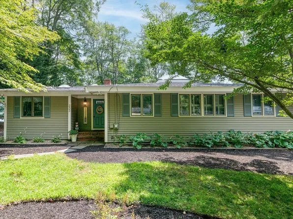 233 Hooppole Rd, Mashpee, MA 02649