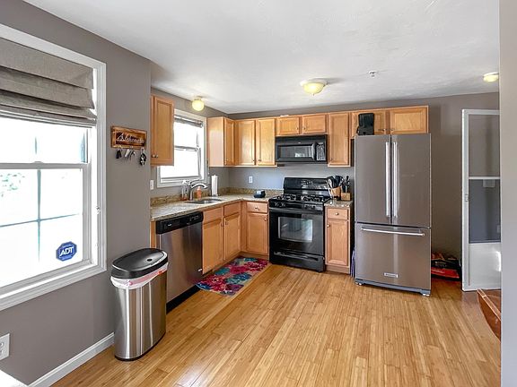 4th image of 417 Hildreth St Unit 10