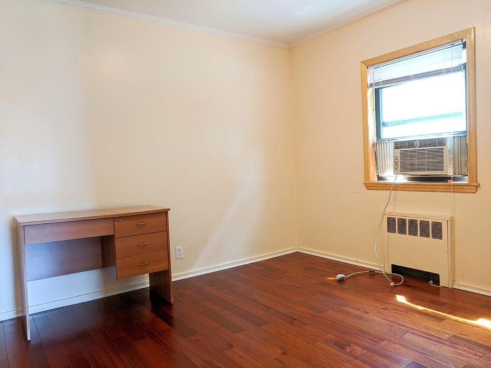2nd image of 14953 45th Ave Fl 1