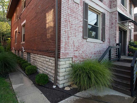 3rd image of 3484 Vine St