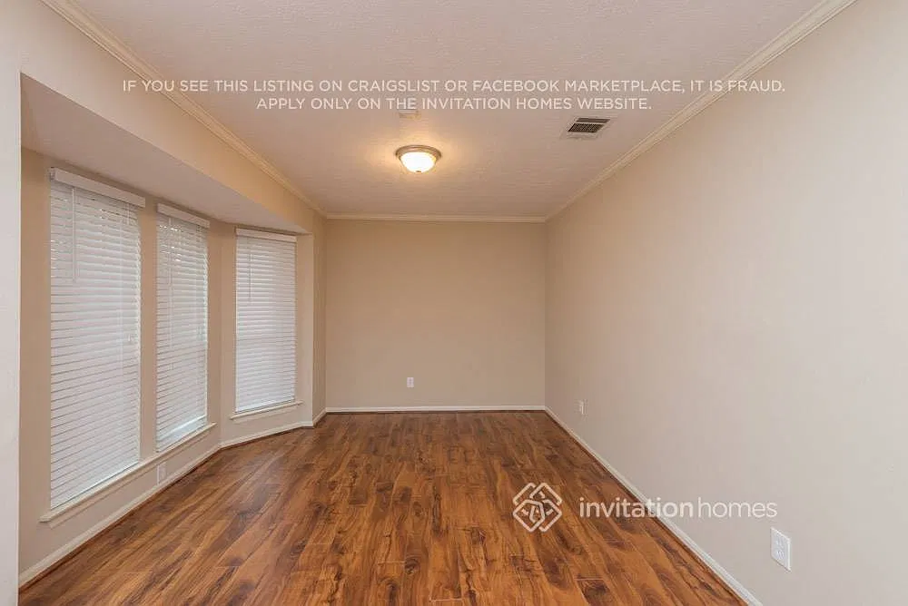 15119 Manorhill Dr Houston, TX 77062 — Photo 4