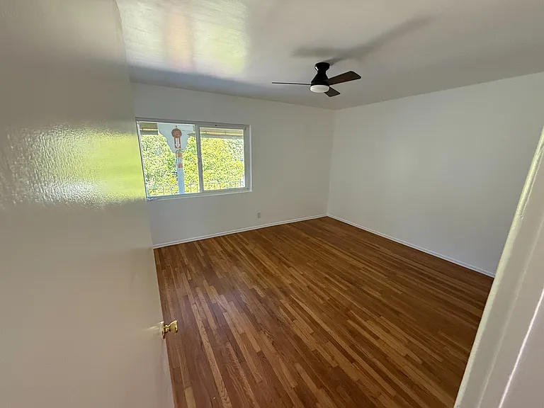 14956 Magnolia Blvd #4 — Photo 5