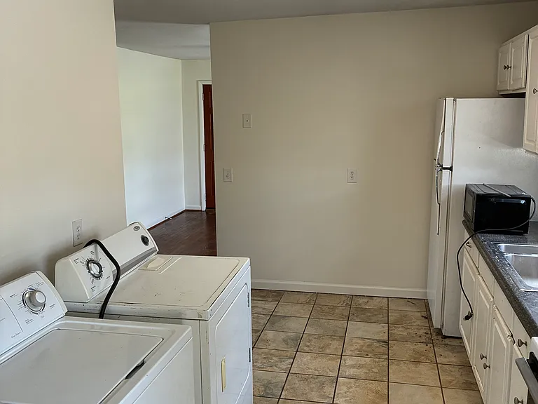 301 35th Ave N #A — Photo 9