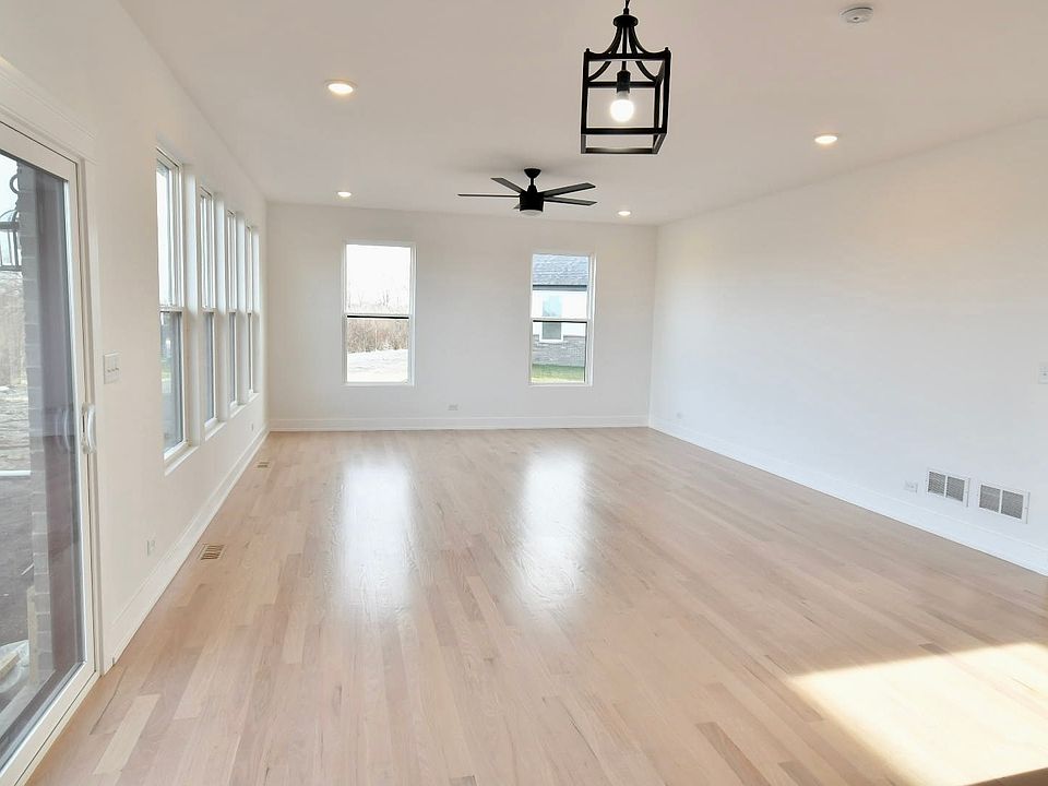 2nd image of 20824 Elwood St