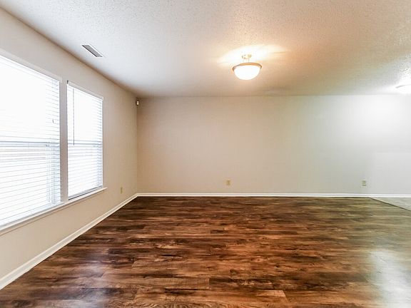 5th image of 3204 Black Forest Ln
