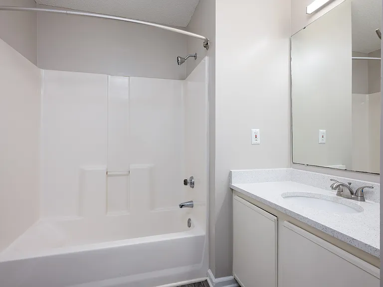 Cedar Trace Apartment Homes — Photo 14