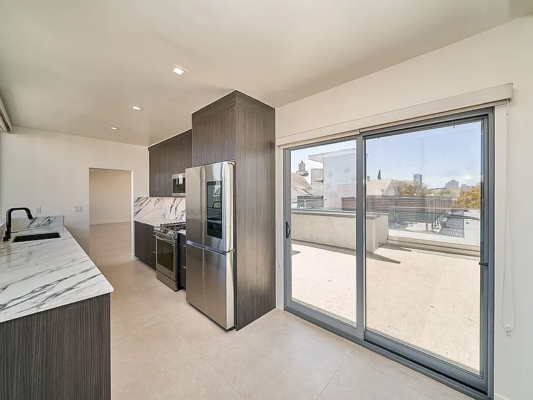 145 S Maple Dr #Penthouse 401 — Photo 16