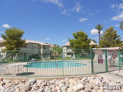 View Front of Rock Springs II