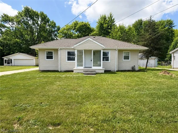 2516 Weir Rd NE, Warren, OH 44483