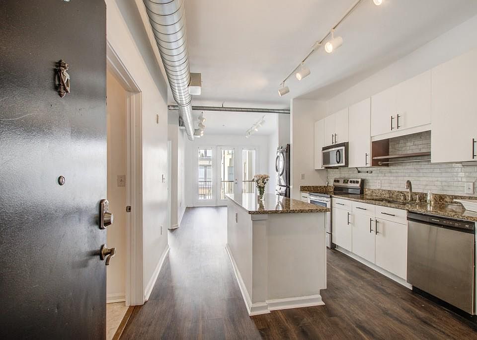 1st image of 5300 Peachtree Rd Unit 1310