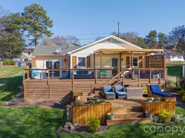 141 Bluewing Ln, Mooresville, NC 28117