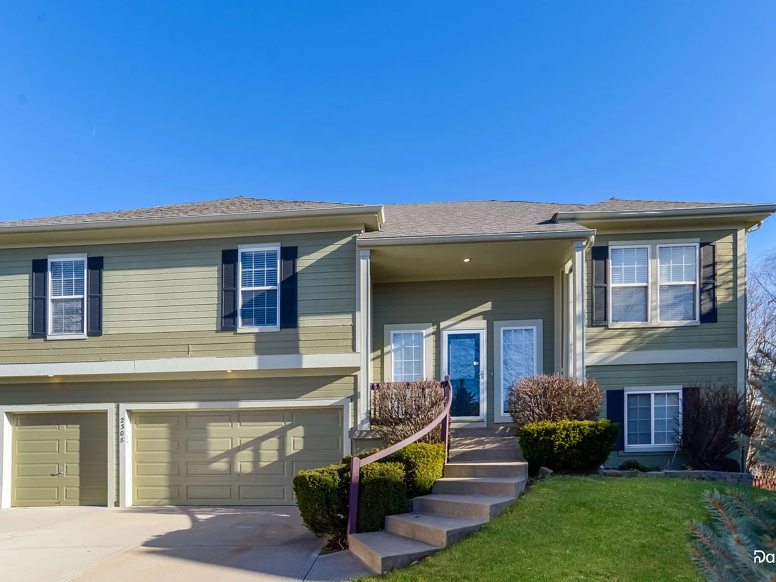 4 bed, 3.0 bath, 2426 sqft, $2,925 — Photo 1