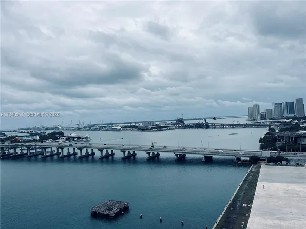 555 NE 15th St APT 22I, Miami, FL 33132