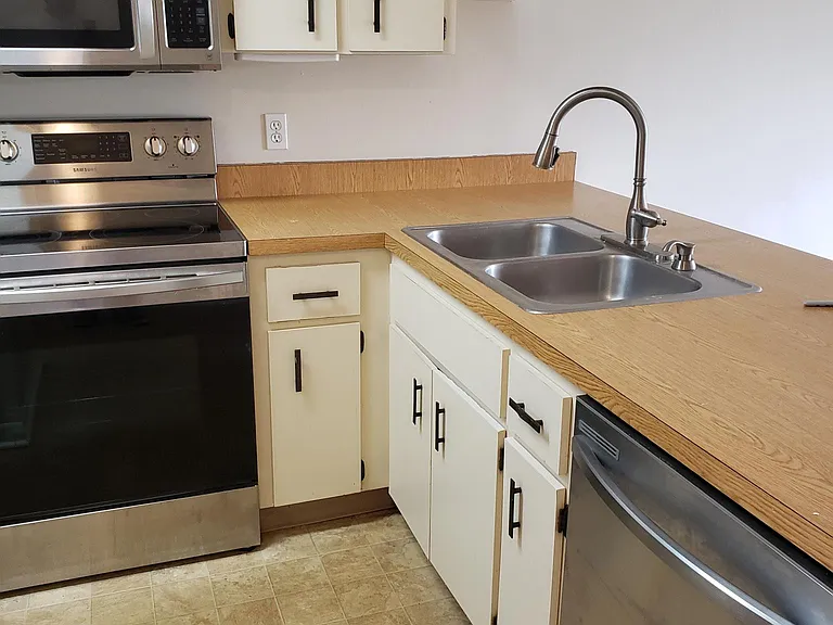 700 W Pope Rd #J75 — Photo 6