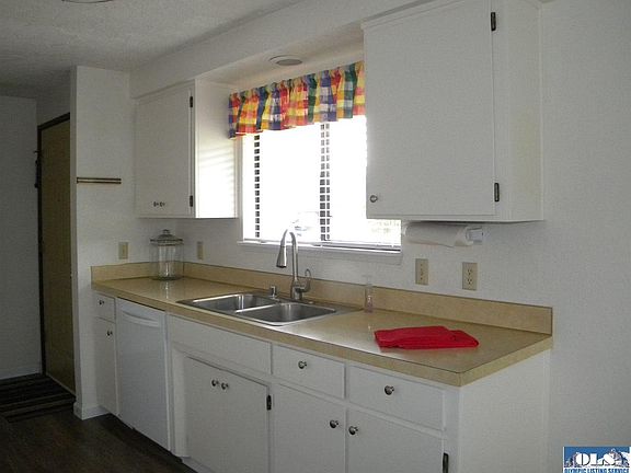 3rd image of 811 N Abbey Ct