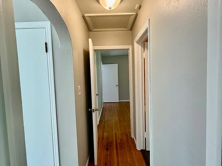 739 4th St NE — Photo 9