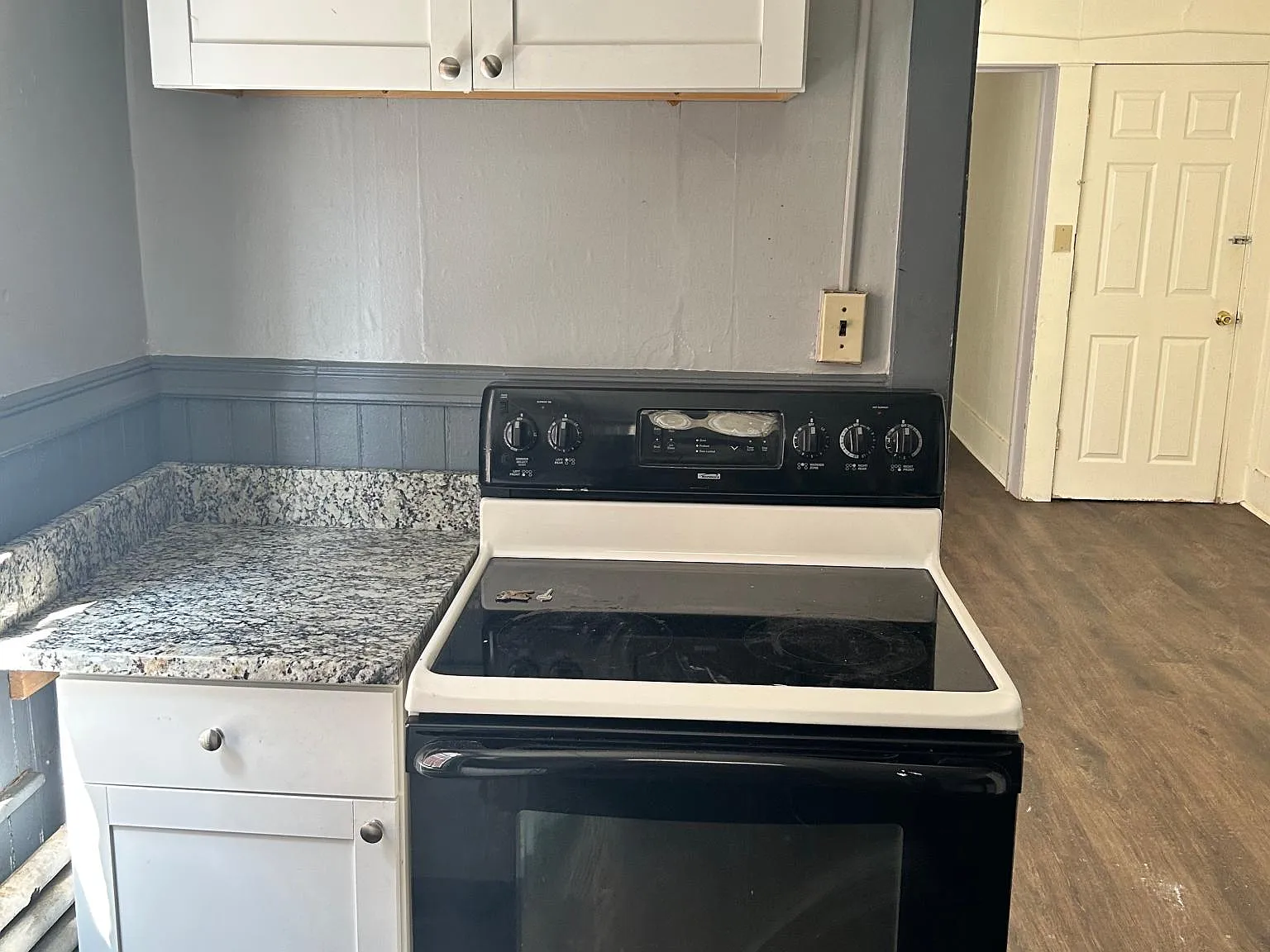1 bed, 950 sqft, $1,295 — Photo 2