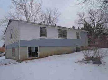 2nd image of 1815 SE Herschell Rd #R