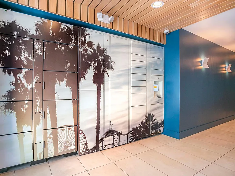 Living at Santa Monica — Photo 18