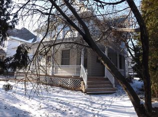 415 W 8th St, Muscatine, IA 52761