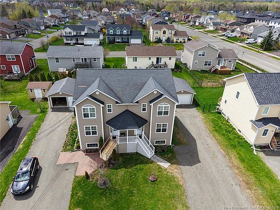 4th image of 78 Hunterwood St