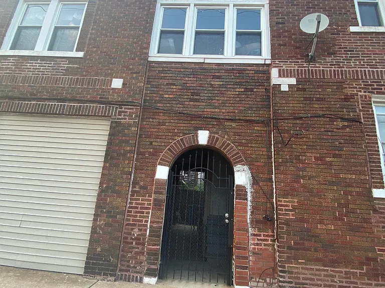 3940 Butternut St — Photo 2