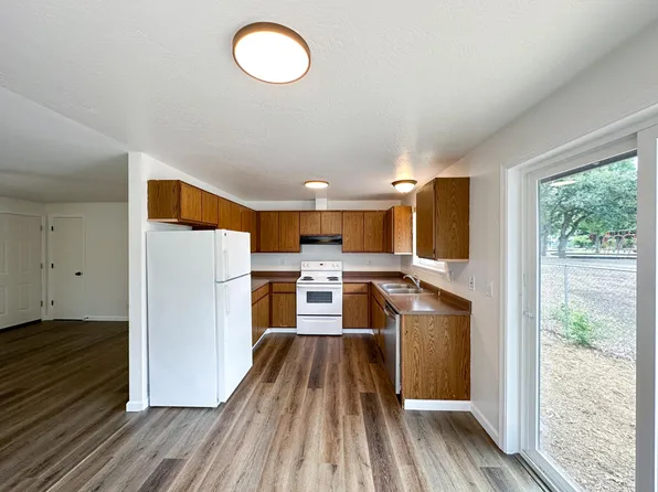 449 Plum St #449, Medford, OR 97501