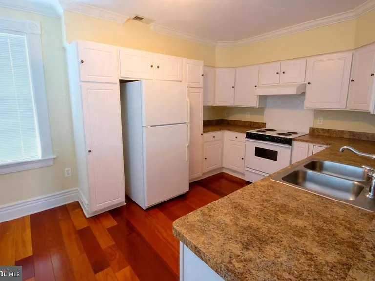 303 Charles St #2E — Photo 8
