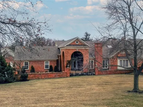 3 Woodbridge Mnr, Saint Louis, MO 63141