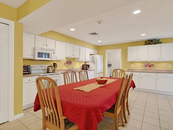 5th image of 170 E Grand Avenue #2