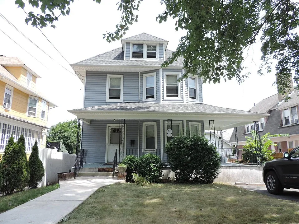100 Clinton Ave