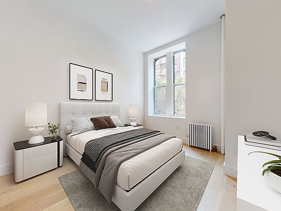 3rd image of 27 Saint Marks Pl APT 3C