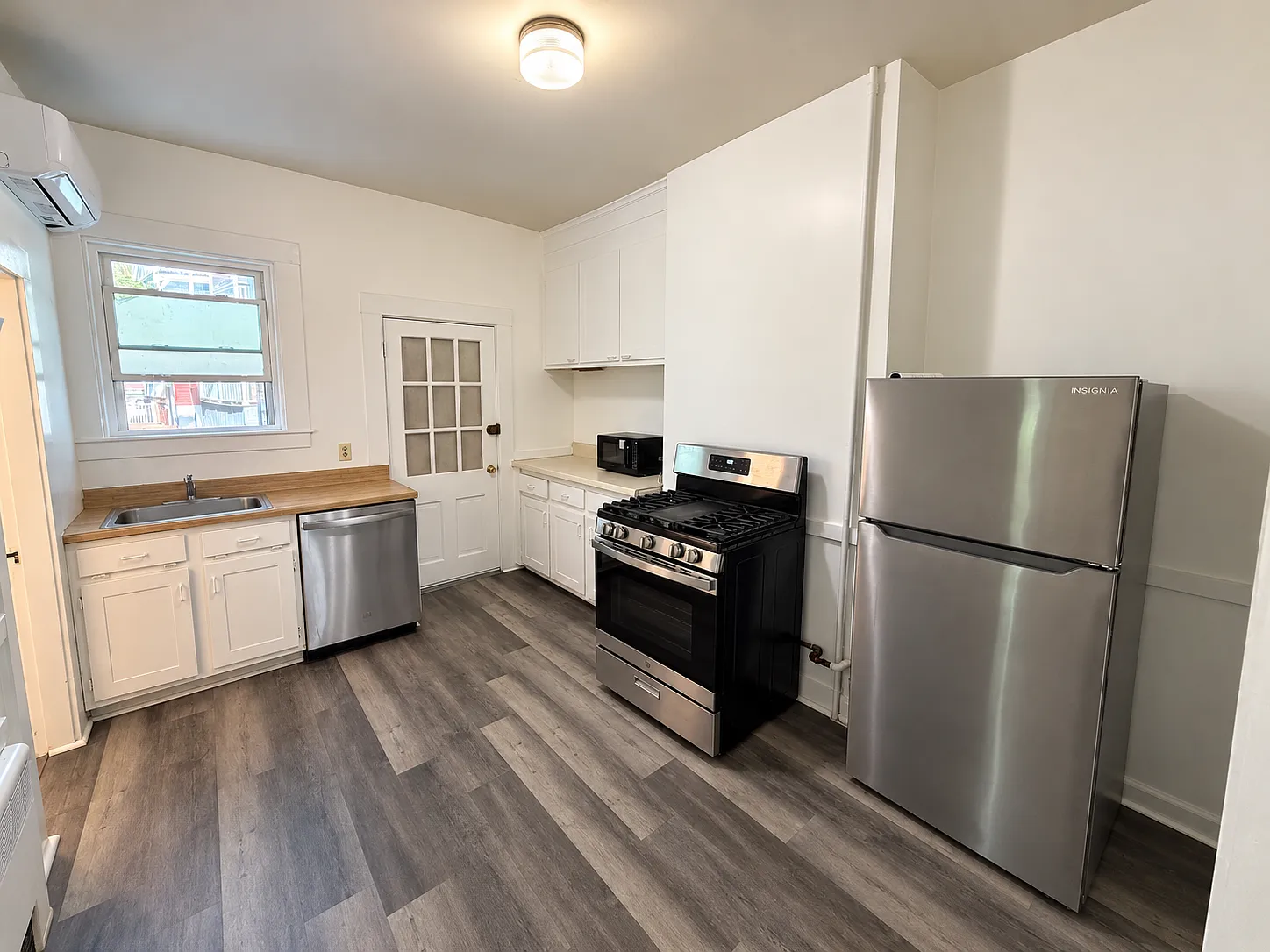 2 bed, 780 sqft, $3,000 — Photo 3